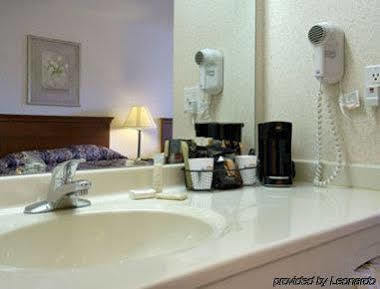 Hotel Baymont By Wyndham Columbus/Rickenbacker Extérieur photo